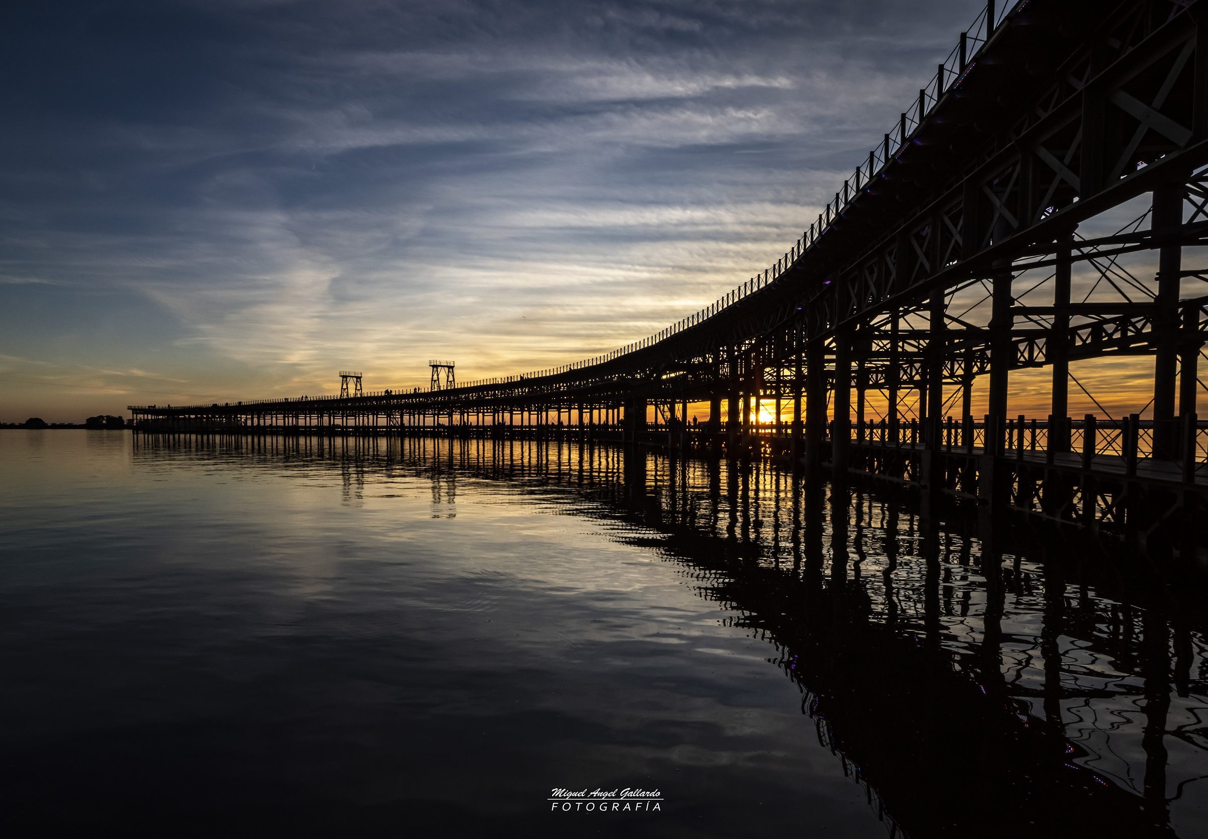 Muelle del Tinto «Hierro y Marea», Huelva — fotografía de Photomagas